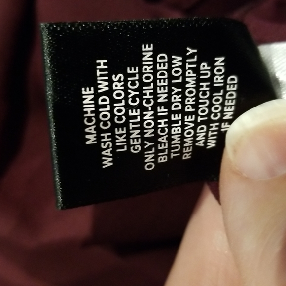 Torid Burgundy adjustable strap zippered front elastic back flowy top sz 2=2X - Picture 7 of 8